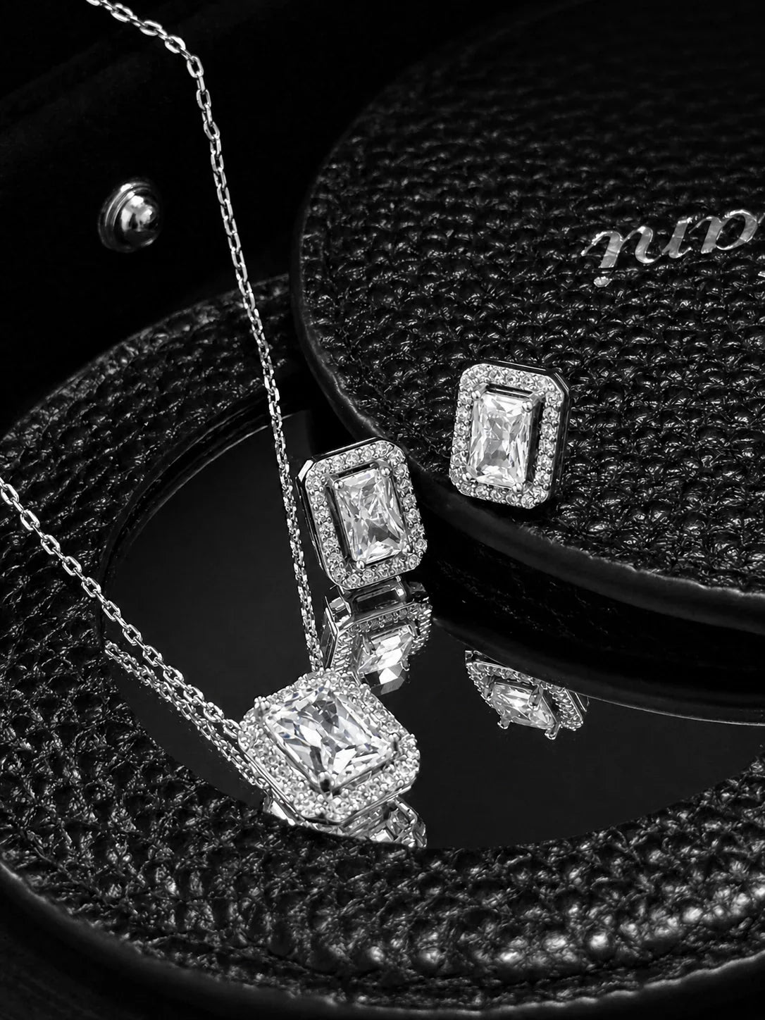 How to Keep Your Jewelry From Tarnishing