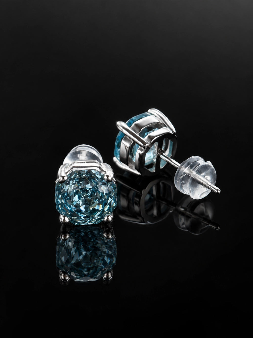 Four-claw Aquamarine Zircon Stud Earrings